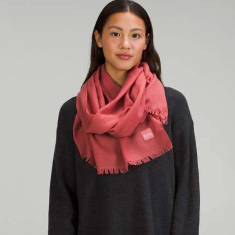 LULULEMON Lightweight Woven Wool Scarf in Spiced Chai